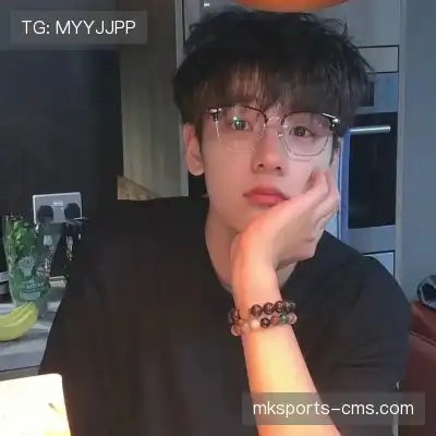 万桢翼